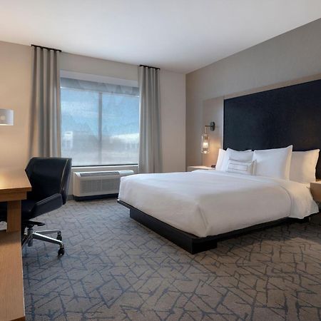 Fairfield By Marriott Inn & Suites Denver Airport At Gateway Park Exterior photo