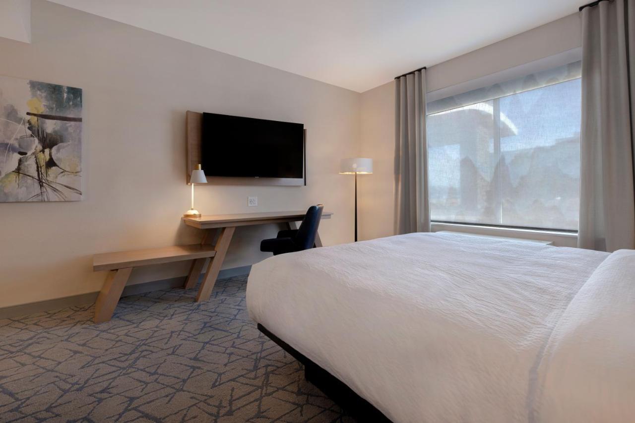 Fairfield By Marriott Inn & Suites Denver Airport At Gateway Park Exterior photo